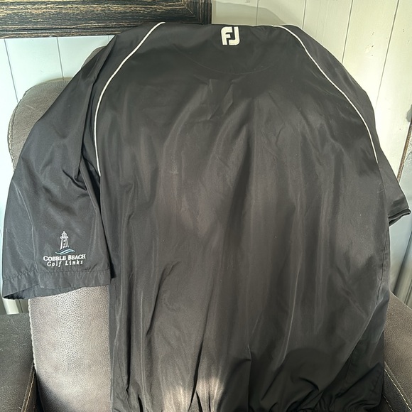 Golf shirt cover up - Picture 3 of 4